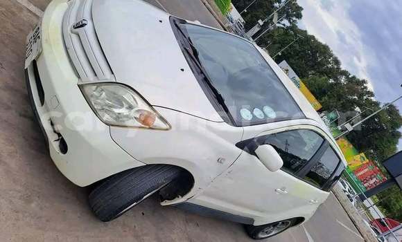 Buy Used Toyota IST White Car in Kitwe in Zambia