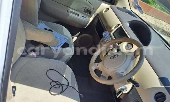 Tenga Tsaru Toyota Sienta Chena Mota in Kitwe in Zambia Tenga Tsaru Toyota Sienta Chena Mota in Kitwe in Zambia