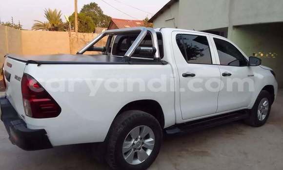 Acheter Occasion Voiture Toyota Hilux Blanc à Kitwe, Zambie Acheter Occasion Voiture Toyota Hilux Blanc à Kitwe, Zambie