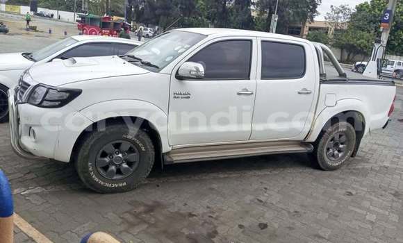 Acheter Occasion Voiture Toyota Hilux Blanc à Kitwe, Zambie Acheter Occasion Voiture Toyota Hilux Blanc à Kitwe, Zambie