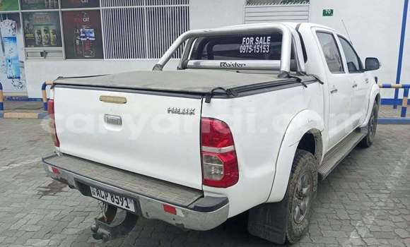 Acheter Occasion Voiture Toyota Hilux Blanc à Kitwe, Zambie Acheter Occasion Voiture Toyota Hilux Blanc à Kitwe, Zambie