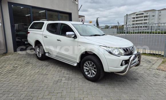 Buy Used Mitsubishi Triton White Car in Lusaka in Zambia