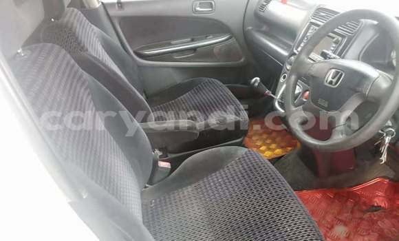 Acheter Occasion Voiture Honda Stream Blanc à Kitwe, Zambie Acheter Occasion Voiture Honda Stream Blanc à Kitwe, Zambie