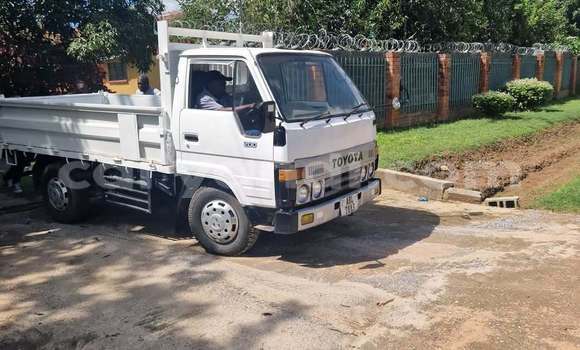 Acheter Occasion Voiture Toyota Dyna Blanc à Kitwe, Zambie Acheter Occasion Voiture Toyota Dyna Blanc à Kitwe, Zambie