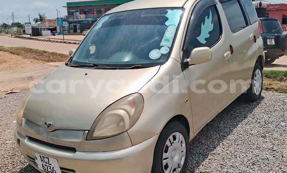 Acheter Occasion Voiture Toyota FunCargo Autre à Kitwe, Zambie Acheter Occasion Voiture Toyota FunCargo Autre à Kitwe, Zambie