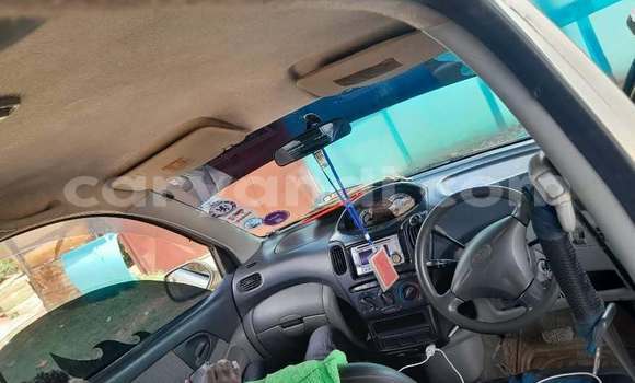 Acheter Occasion Voiture Toyota FunCargo Autre à Kitwe, Zambie Acheter Occasion Voiture Toyota FunCargo Autre à Kitwe, Zambie