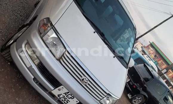 Acheter Occasion Voiture Toyota Regius Blanc à Kitwe, Zambie Acheter Occasion Voiture Toyota Regius Blanc à Kitwe, Zambie