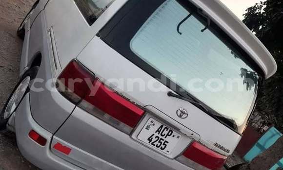 Acheter Occasion Voiture Toyota Regius Blanc à Kitwe, Zambie Acheter Occasion Voiture Toyota Regius Blanc à Kitwe, Zambie