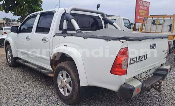 Acheter Occasion Voiture Isuzu KB Blanc à Kitwe, Zambie Acheter Occasion Voiture Isuzu KB Blanc à Kitwe, Zambie