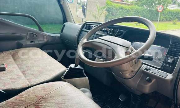 Acheter Occasion Utilitaire Mitsubishi Canter Bleu à Kitwe, Zambie Acheter Occasion Utilitaire Mitsubishi Canter Bleu à Kitwe, Zambie