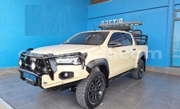 Buy Used Toyota Hilux Beige Car in Lusaka in Zambia Buy Used Toyota Hilux Beige Car in Lusaka in Zambia