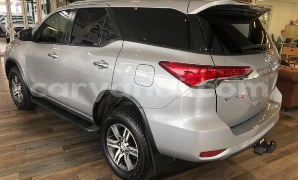 Acheter Occasion Voiture Toyota Fortuner Marron à Livingstone, Zambie Acheter Occasion Voiture Toyota Fortuner Marron à Livingstone, Zambie
