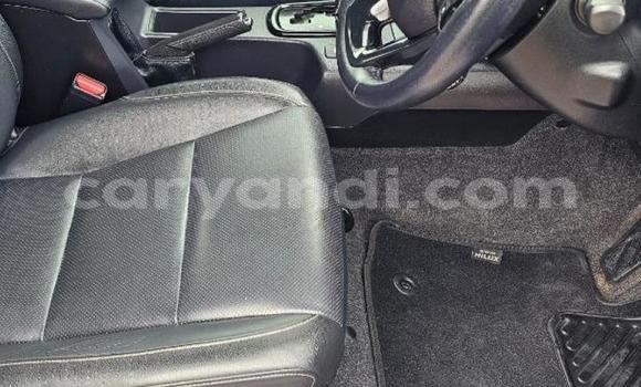 Nunua Ilio tumika Toyota Hilux Bluu Gari ndani ya Livingstone nchini Zambia Nunua Ilio tumika Toyota Hilux Bluu Gari ndani ya Livingstone nchini Zambia