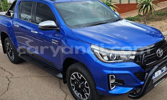 Nunua Ilio tumika Toyota Hilux Bluu Gari ndani ya Livingstone nchini Zambia Nunua Ilio tumika Toyota Hilux Bluu Gari ndani ya Livingstone nchini Zambia