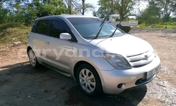 Buy Used Toyota IST White Car in Choma in Southern Buy Used Toyota IST White Car in Choma in Southern
