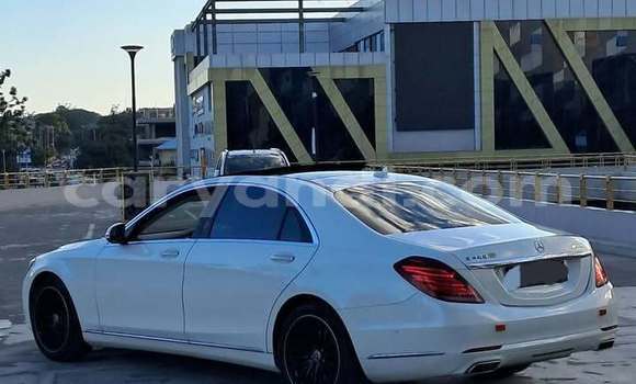 Acheter Occasion Voiture Mercedes‒Benz S–Class Blanc à Lusaka, Zambie Acheter Occasion Voiture Mercedes‒Benz S–Class Blanc à Lusaka, Zambie
