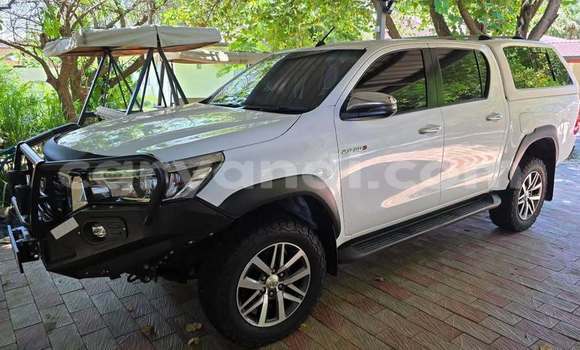 Nunua Ilio tumika Toyota Hilux Nyeupe Gari ndani ya Lusaka nchini Zambia