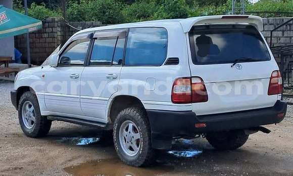 Acheter Occasion Voiture Toyota Land Cruiser Blanc à Lusaka, Zambie Acheter Occasion Voiture Toyota Land Cruiser Blanc à Lusaka, Zambie