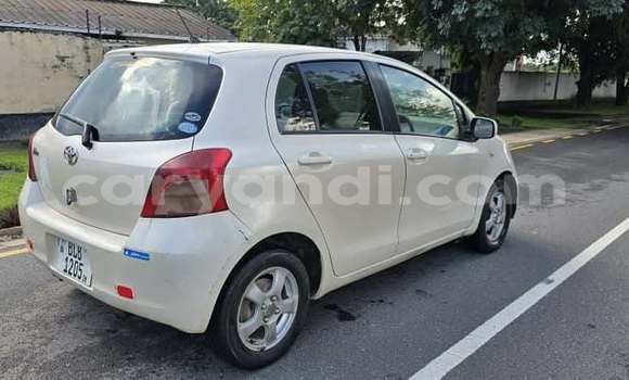 Acheter Occasion Voiture Toyota Vitz Blanc à Lusaka, Zambie Acheter Occasion Voiture Toyota Vitz Blanc à Lusaka, Zambie