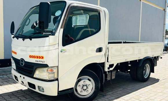 Buy Used Hino 300 Series White Truck in Lusaka in Zambia