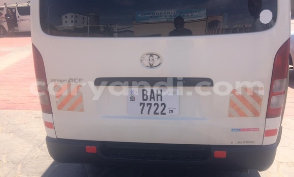 Buy Used Toyota Hiace White Car in Lusaka in Zambia Buy Used Toyota Hiace White Car in Lusaka in Zambia