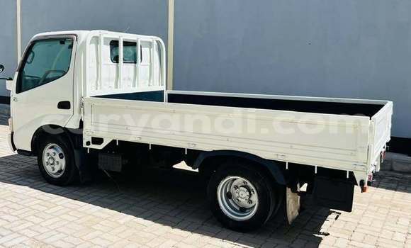 Acheter Occasion Utilitaire Hino 300 Series Blanc à Lusaka, Zambie Acheter Occasion Utilitaire Hino 300 Series Blanc à Lusaka, Zambie