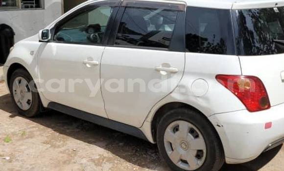 Acheter Occasion Voiture Toyota IST Blanc à Lusaka, Zambie Acheter Occasion Voiture Toyota IST Blanc à Lusaka, Zambie