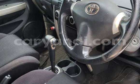 Acheter Occasion Voiture Toyota IST Blanc à Lusaka, Zambie Acheter Occasion Voiture Toyota IST Blanc à Lusaka, Zambie