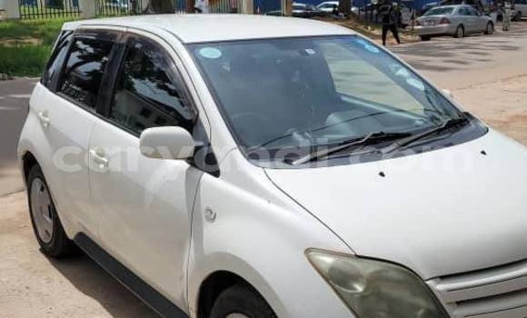 Acheter Occasion Voiture Toyota IST Blanc à Lusaka, Zambie Acheter Occasion Voiture Toyota IST Blanc à Lusaka, Zambie