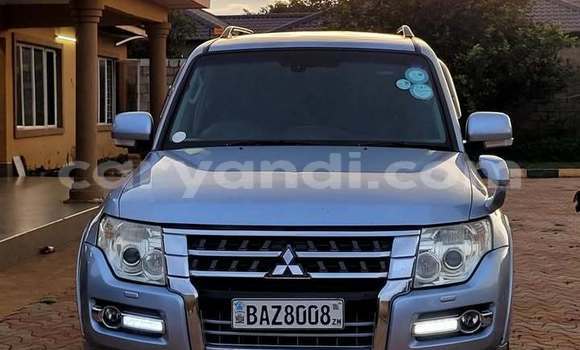 Acheter Occasion Voiture Mitsubishi Pajero Bleu à Lusaka, Zambie