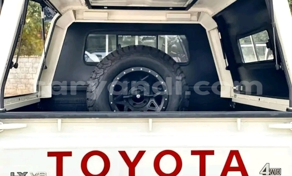 Buy Used Toyota Land Cruiser White Car in Lusaka in Zambia Buy Used Toyota Land Cruiser White Car in Lusaka in Zambia