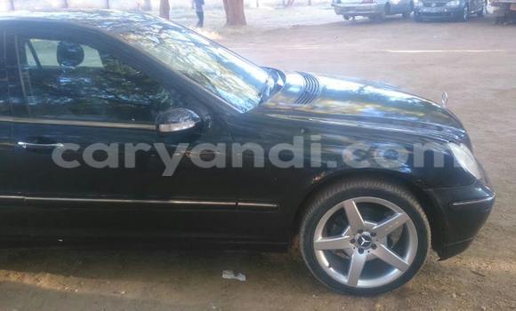 Nunua Ilio tumika Mercedes‒Benz 190 Nyeusi Gari ndani ya Chingola nchini Zambia Nunua Ilio tumika Mercedes‒Benz 190 Nyeusi Gari ndani ya Chingola nchini Zambia