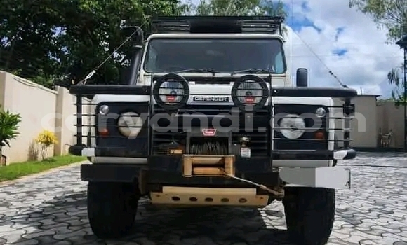 Tenga Tsaru Land Rover Discovery Chena Mota in Lusaka in Zambia Tenga Tsaru Land Rover Discovery Chena Mota in Lusaka in Zambia