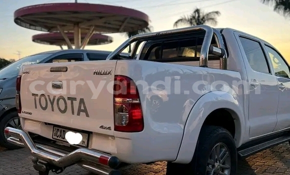 Buy Used Toyota Hilux White Car in Lusaka in Zambia