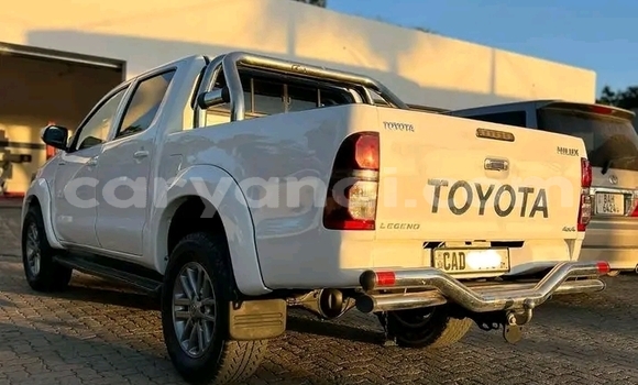 Tenga Tsaru Toyota Hilux Chena Mota in Lusaka in Zambia Tenga Tsaru Toyota Hilux Chena Mota in Lusaka in Zambia