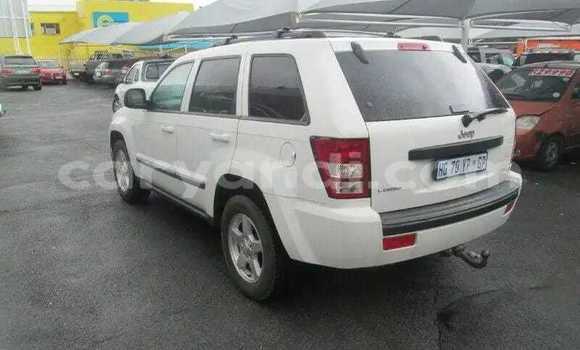 Acheter Occasion Voiture Jeep Cherokee Blanc à Livingstone, Zambie Acheter Occasion Voiture Jeep Cherokee Blanc à Livingstone, Zambie