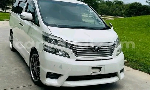 Buy Used Toyota Vellfire White Car in Lusaka in Zambia Buy Used Toyota Vellfire White Car in Lusaka in Zambia