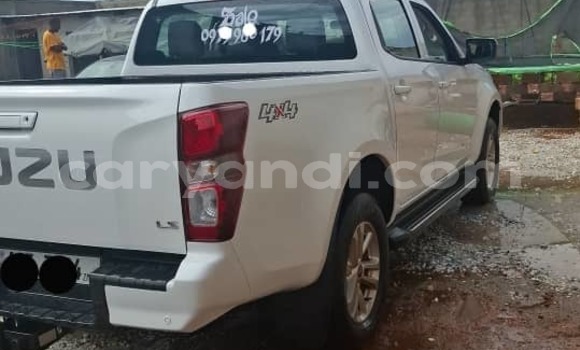 Buy Used Isuzu D–MAX White Car in Lusaka in Zambia Buy Used Isuzu D–MAX White Car in Lusaka in Zambia