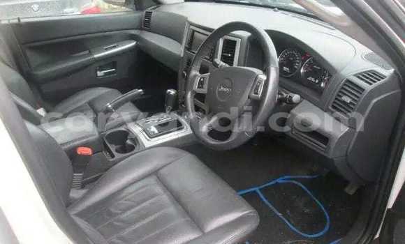 Acheter Occasion Voiture Jeep Cherokee Blanc à Livingstone, Zambie Acheter Occasion Voiture Jeep Cherokee Blanc à Livingstone, Zambie