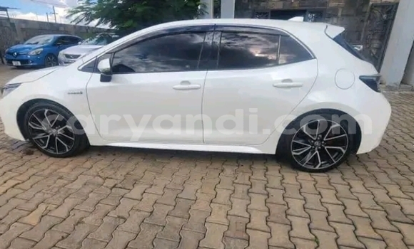 Acheter Occasion Voiture Toyota Corolla Blanc à Kalulushi, Copperbelt Acheter Occasion Voiture Toyota Corolla Blanc à Kalulushi, Copperbelt