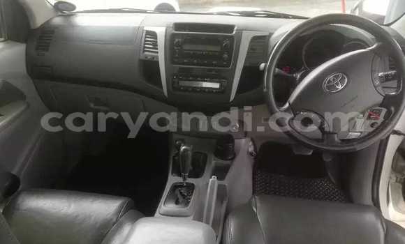 Acheter Occasion Voiture Toyota Hilux Blanc à Livingstone, Zambie Acheter Occasion Voiture Toyota Hilux Blanc à Livingstone, Zambie