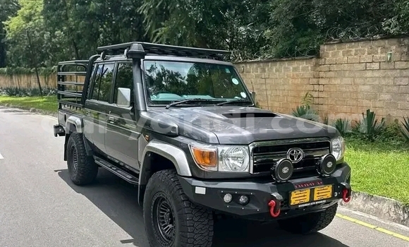 Acheter Occasion Voiture Toyota Land Cruiser Prado Noir à Lusaka, Zambie Acheter Occasion Voiture Toyota Land Cruiser Prado Noir à Lusaka, Zambie