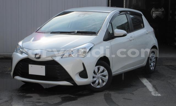 Acheter Occasion Voiture Toyota Vitz Blanc à Chingola, Zambie Acheter Occasion Voiture Toyota Vitz Blanc à Chingola, Zambie