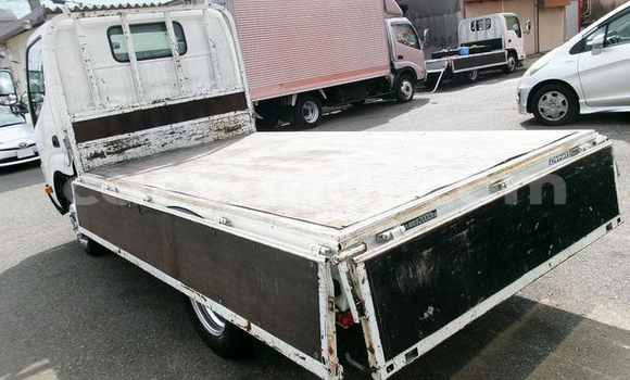 Acheter Occasion Voiture Toyota Dyna Blanc à Chilanga, Lusaka Acheter Occasion Voiture Toyota Dyna Blanc à Chilanga, Lusaka