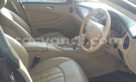 Tenga Tsaru Mercedes‒Benz 190 Nhema Mota in Chingola in Zambia Tenga Tsaru Mercedes‒Benz 190 Nhema Mota in Chingola in Zambia