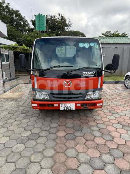 Big with watermark mazda 326 zambia chipata 29301