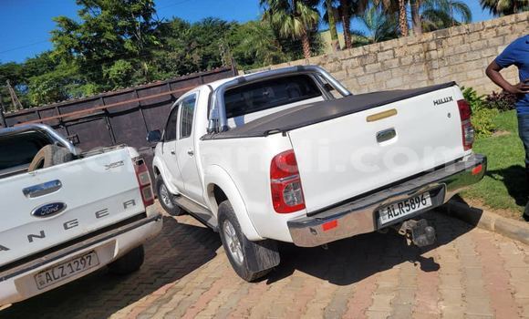 Buy Used Toyota Hilux White Car in Isoka in Northern Buy Used Toyota Hilux White Car in Isoka in Northern