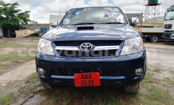 Buy Used Toyota Hilux Blue Car in Itezhi–Tezhi in Southern Buy Used Toyota Hilux Blue Car in Itezhi–Tezhi in Southern