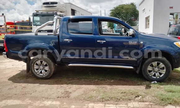Buy Used Toyota Hilux Blue Car in Itezhi–Tezhi in Southern Buy Used Toyota Hilux Blue Car in Itezhi–Tezhi in Southern