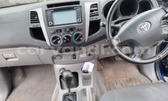 Buy Used Toyota Hilux Blue Car in Itezhi–Tezhi in Southern Buy Used Toyota Hilux Blue Car in Itezhi–Tezhi in Southern